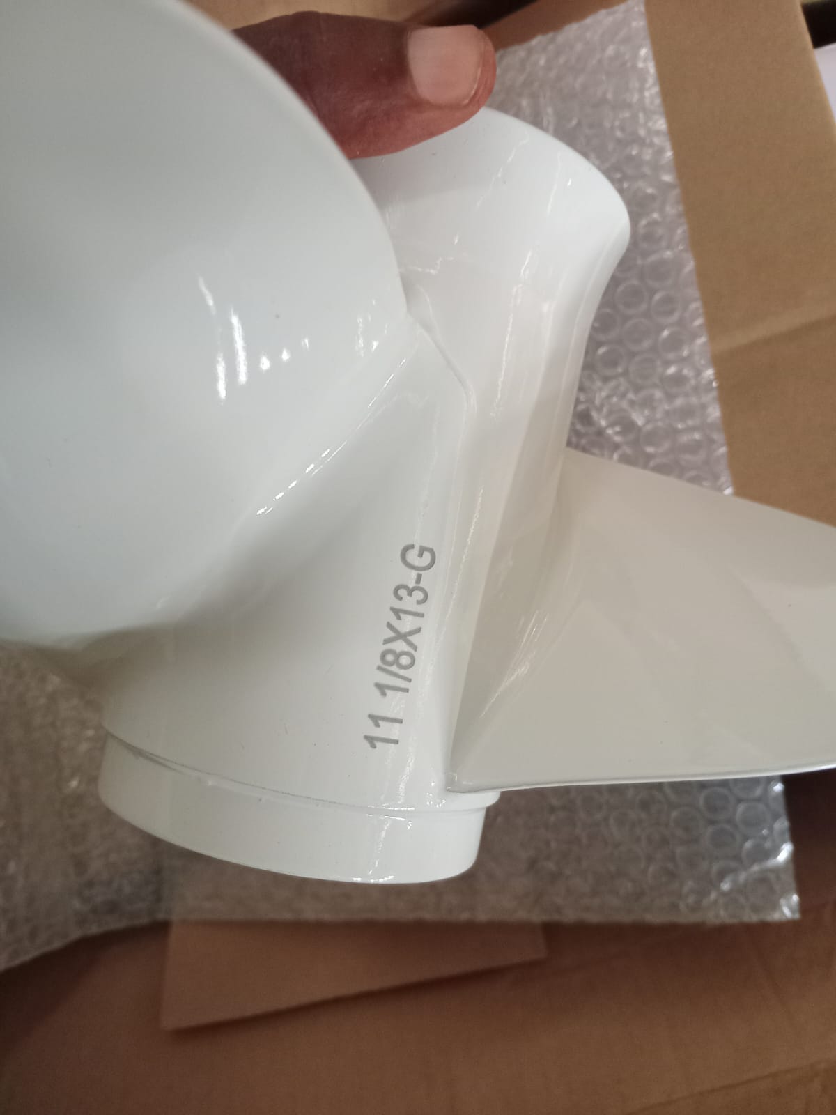 Hélice de aluminio 11 1/8 x 13 para motor fuera de borda